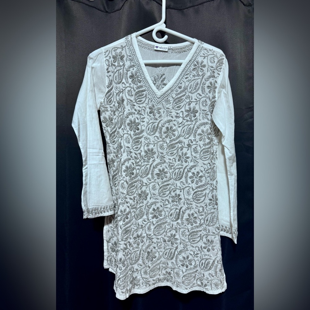 Handmade Chic White Embroidered Tunic